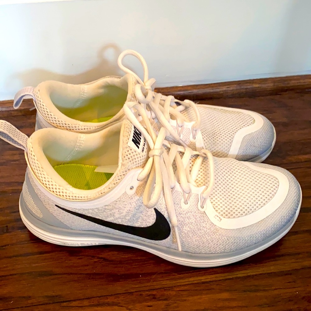 Nike Running natural white tennis shoes size 8